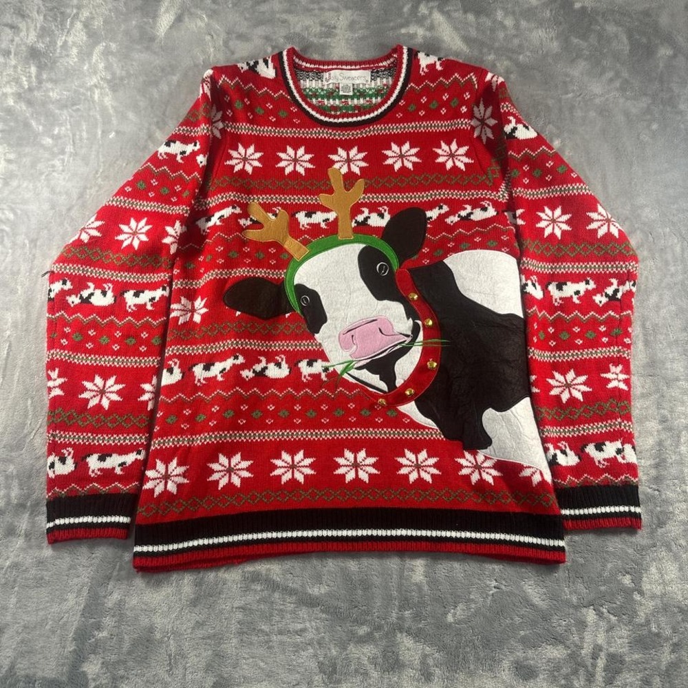 Red‎ and green Christmas cow sweater